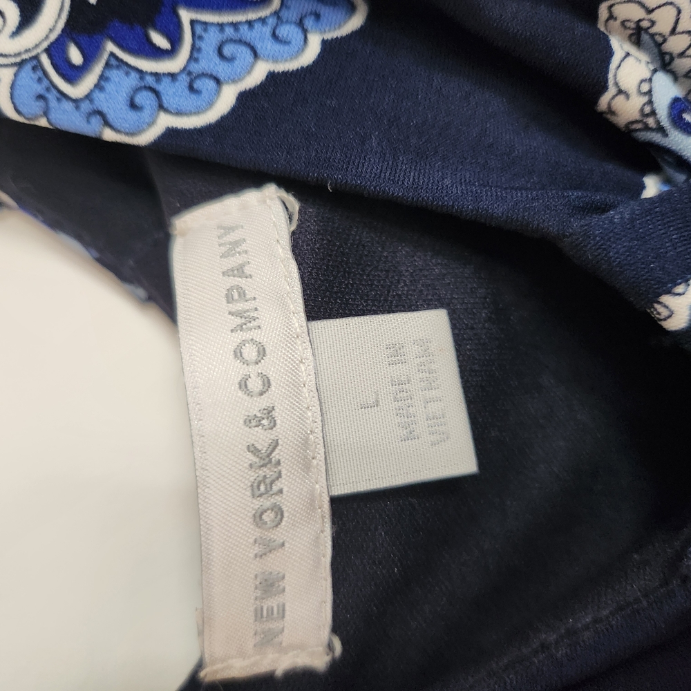 Blue and White Paisley Dress - Picture 4 of 4